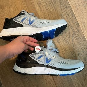 NWOT Men’s New Balance 840V4 Wide Sneaker